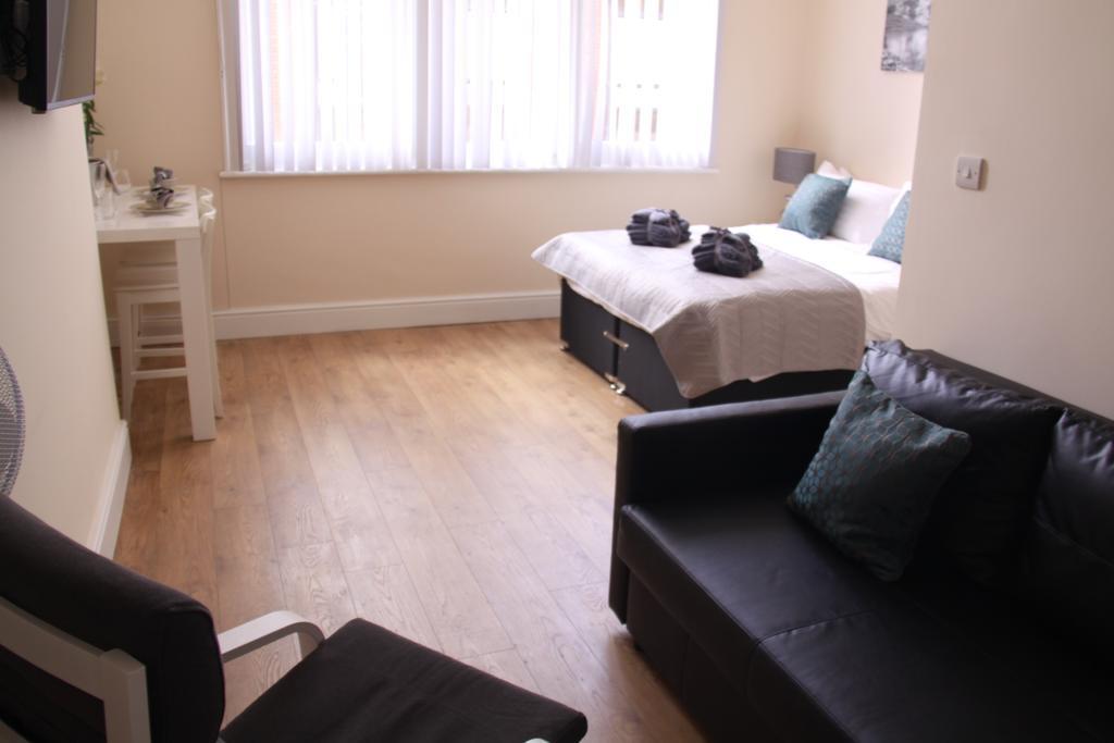The Trafford Apartamento Stockport Exterior foto
